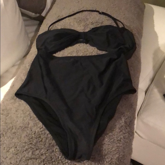 One piece bathing suit - Picture 4 of 4